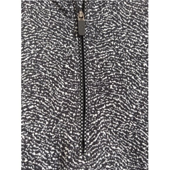 Lululemon 1/2 Zip Run top - Picture 9 of 13
